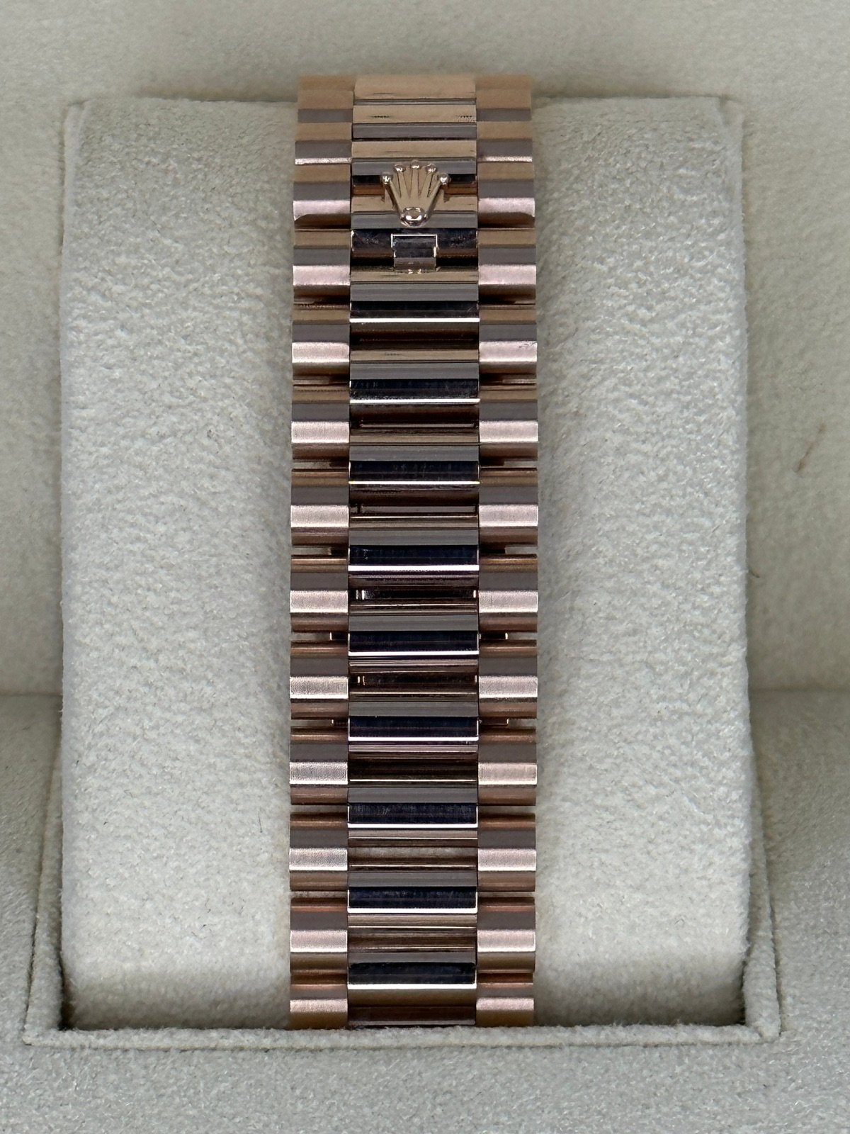 2022 Rolex Day-Date 40mm 228235 Presidential Rose Gold Olive Dial - Image 2
