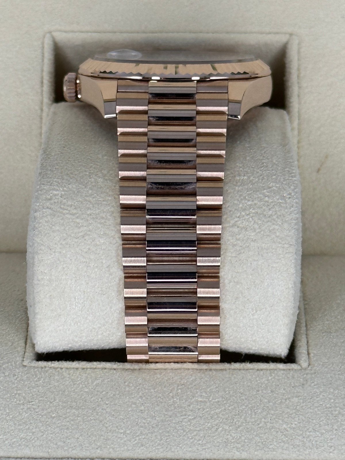 2022 Rolex Day-Date 40mm 228235 Presidential Rose Gold Olive Dial - Image 4