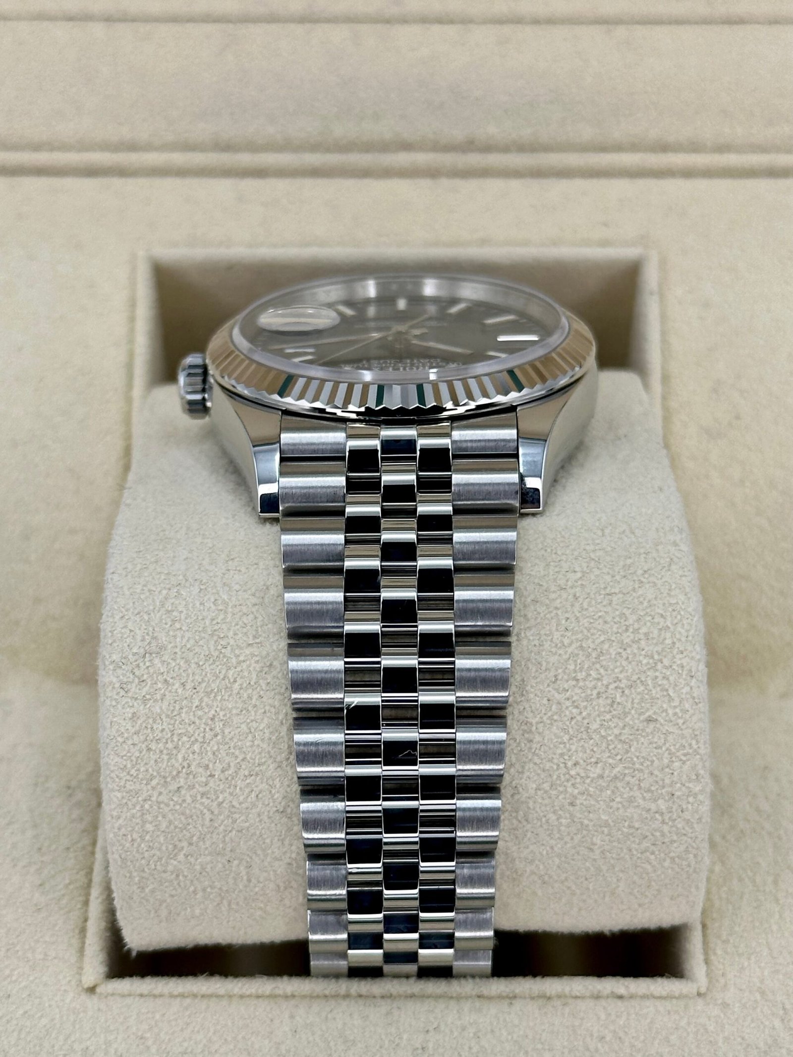 2022 Rolex Datejust 36mm 126234 Jubilee Blue Dial - Image 4
