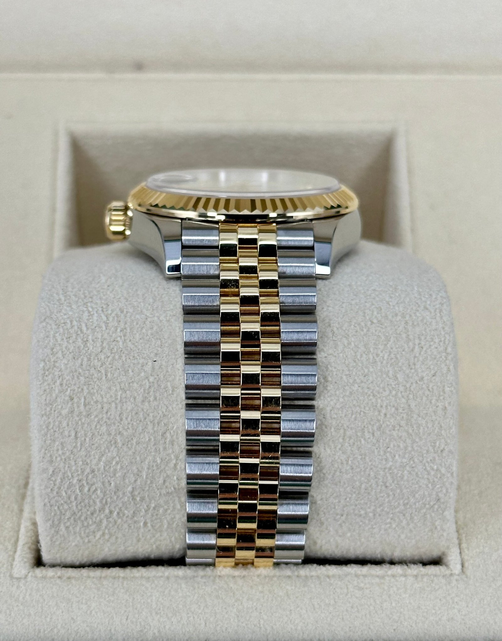 2023 Roles Datejust 31mm Two-Tone Jubilee Mother of Pearl Diamond Dial - Image 4