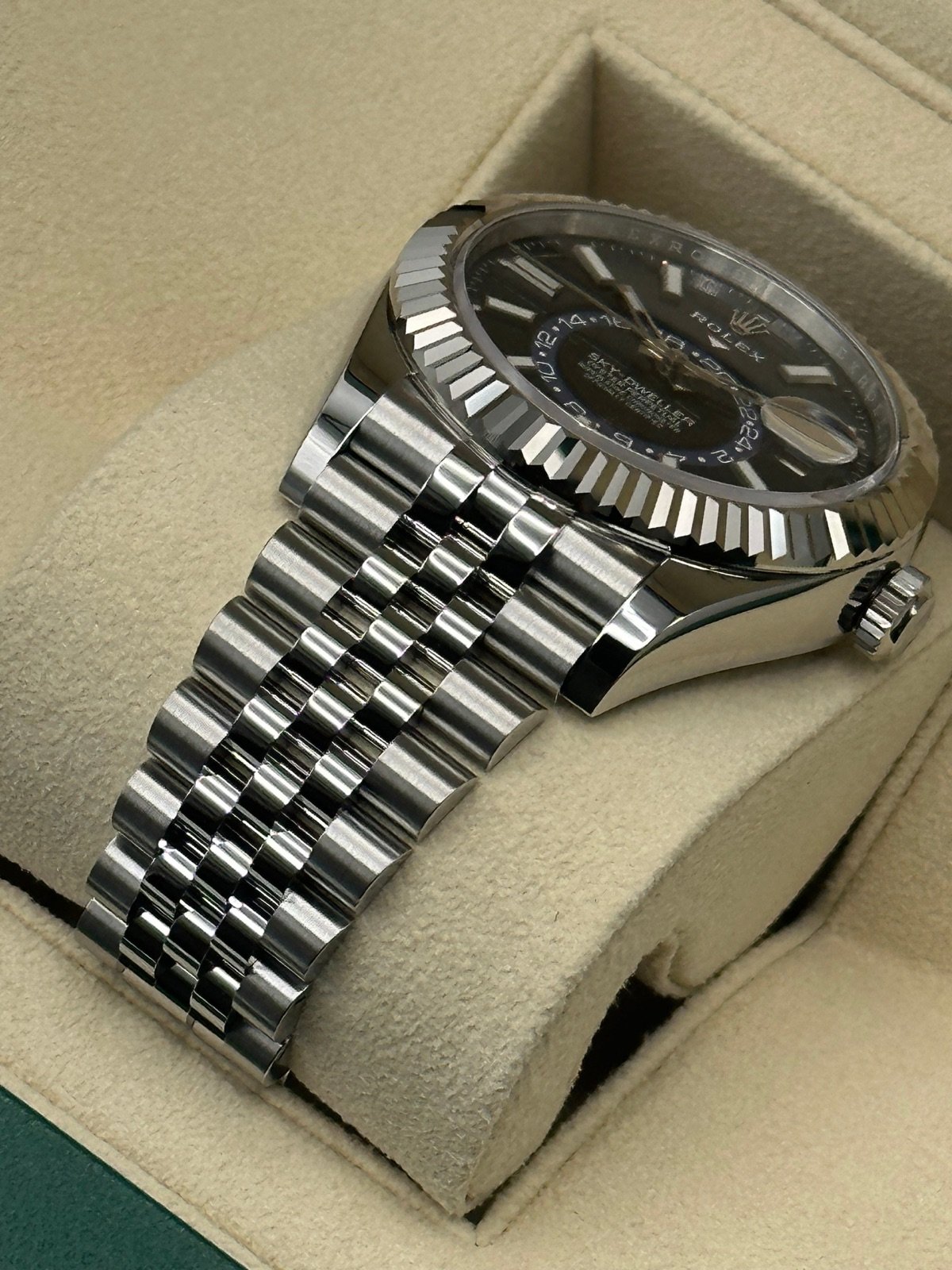 Rolex 2023 Sky-Dweller 42mm 326934 Jubilee Blue Dial (Unworn) - Image 5