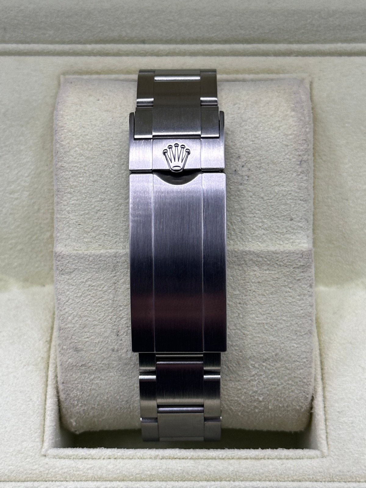 Rolex Submariner “Hulk” 40mm 116610LV Green Dial - Image 2