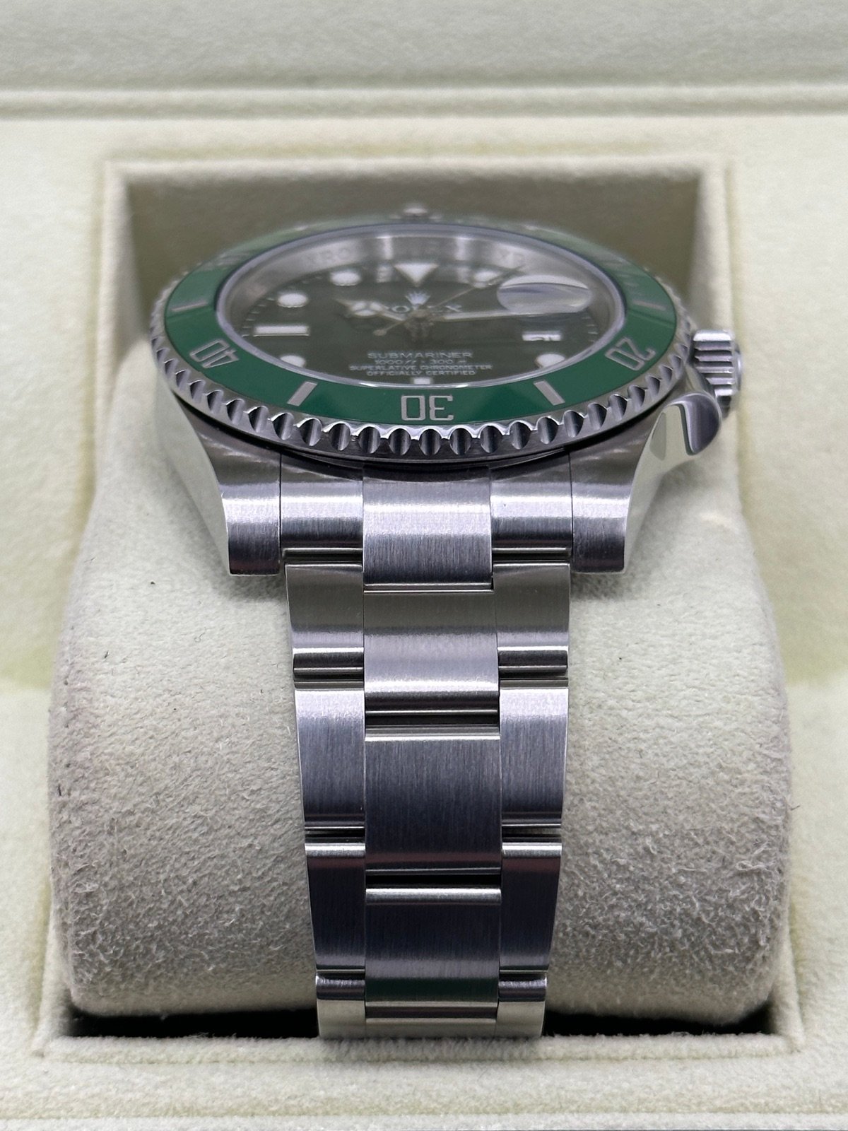 Rolex Submariner “Hulk” 40mm 116610LV Green Dial - Image 4