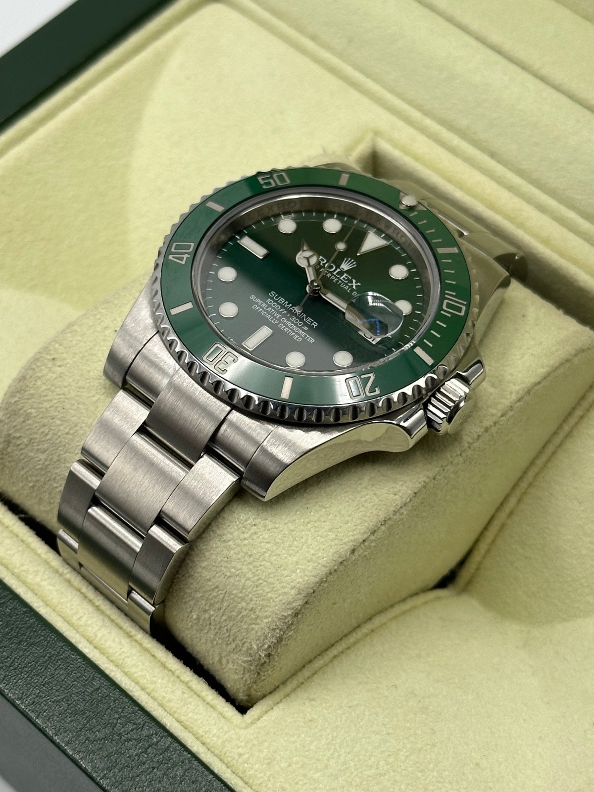 Rolex Submariner “Hulk” 40mm 116610LV Green Dial - Image 5