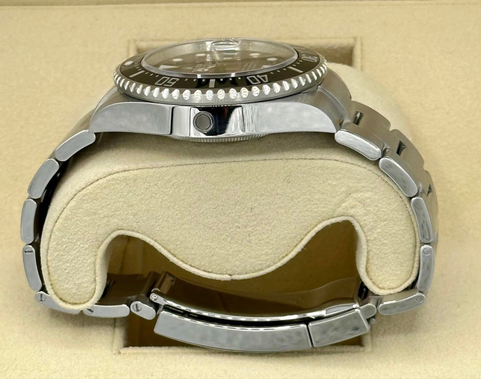 2023 Rolex Sea-Dweller 43mm 126600 Black Dial - Image 10