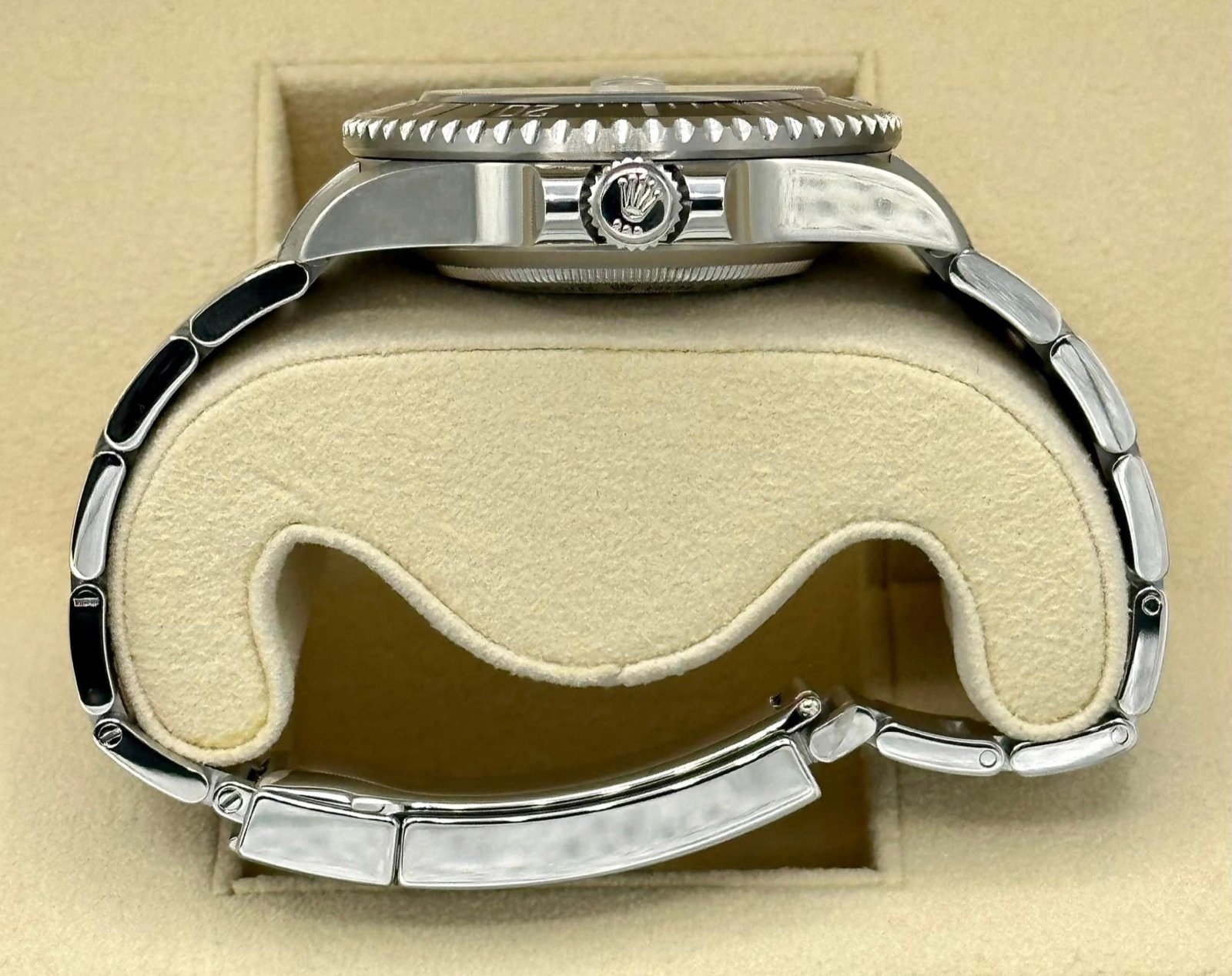 2023 Rolex Sea-Dweller 43mm 126600 Black Dial - Image 9