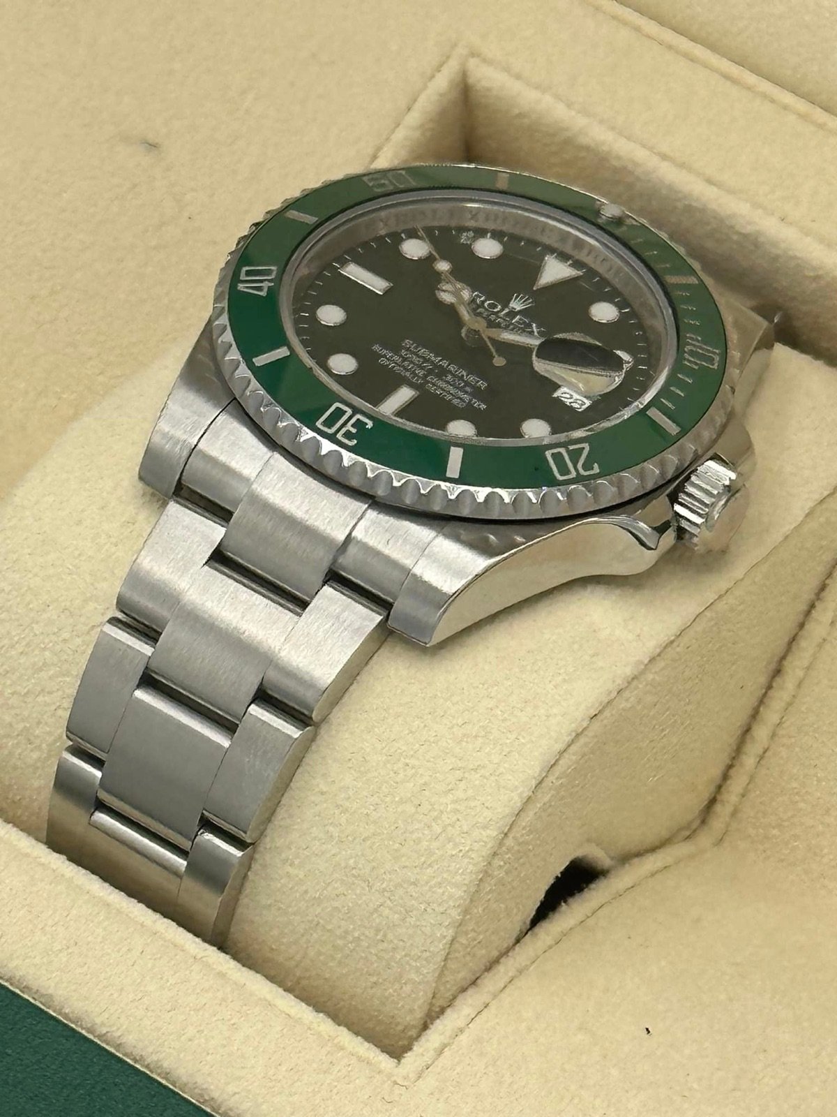 Rolex Submariner “Hulk” 40mm 116610LV Green Dial - Image 7