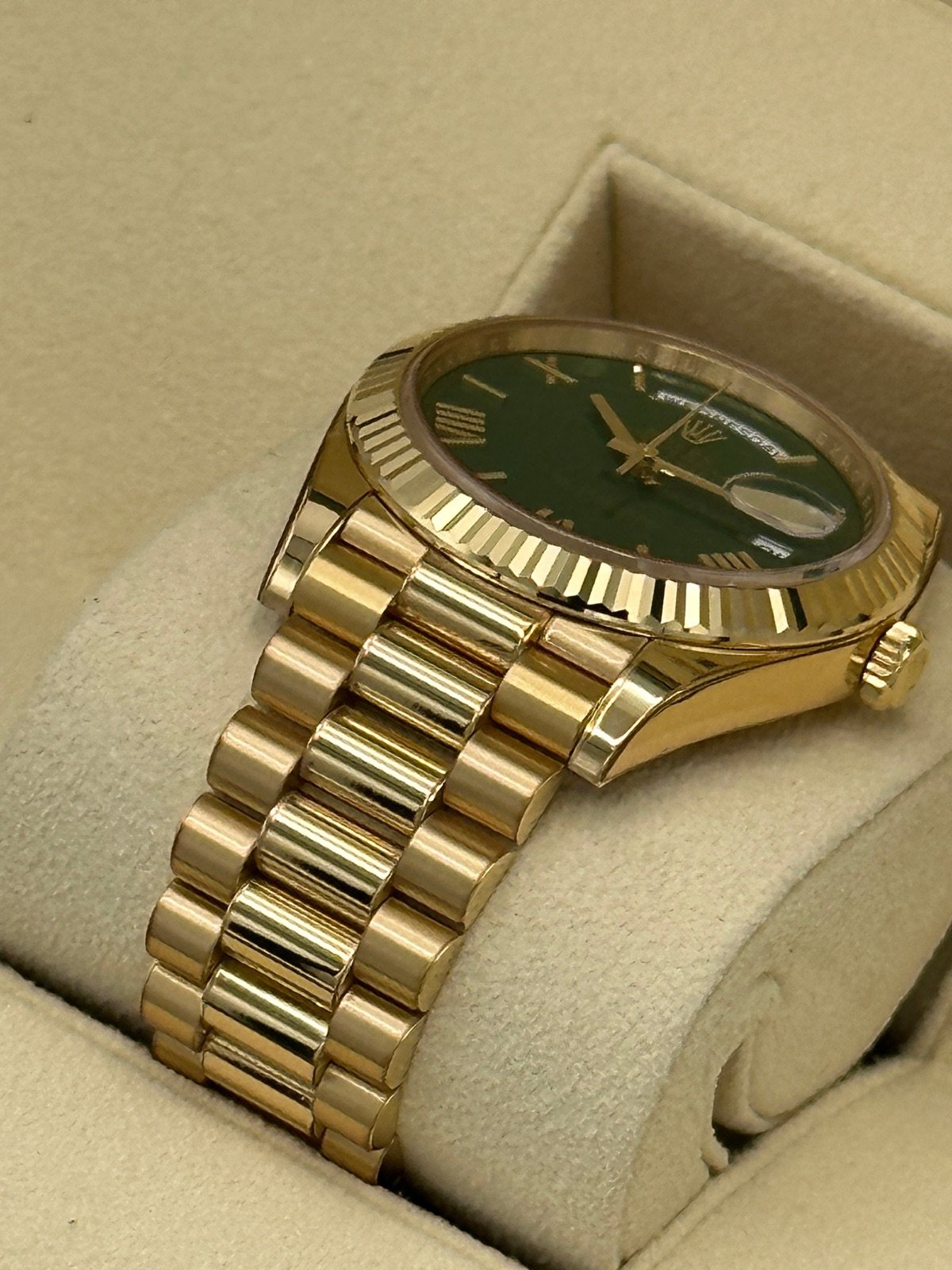 2023 Rolex Day-Date 40mm 228238 Presidential Green Dial - Image 7