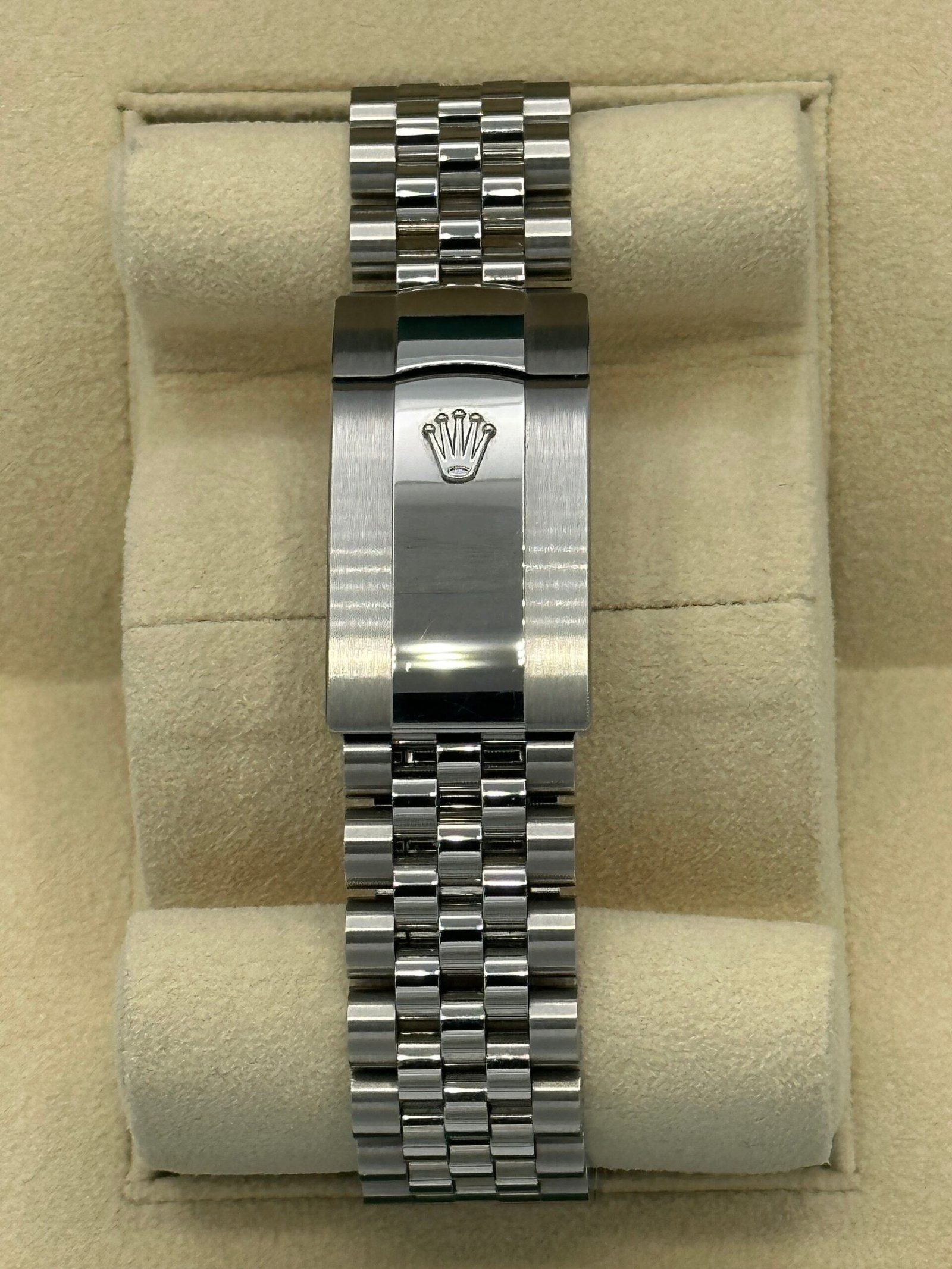 2022 Rolex Datejust 41mm 126334 Jubilee Blue Diamond Dial - Image 2