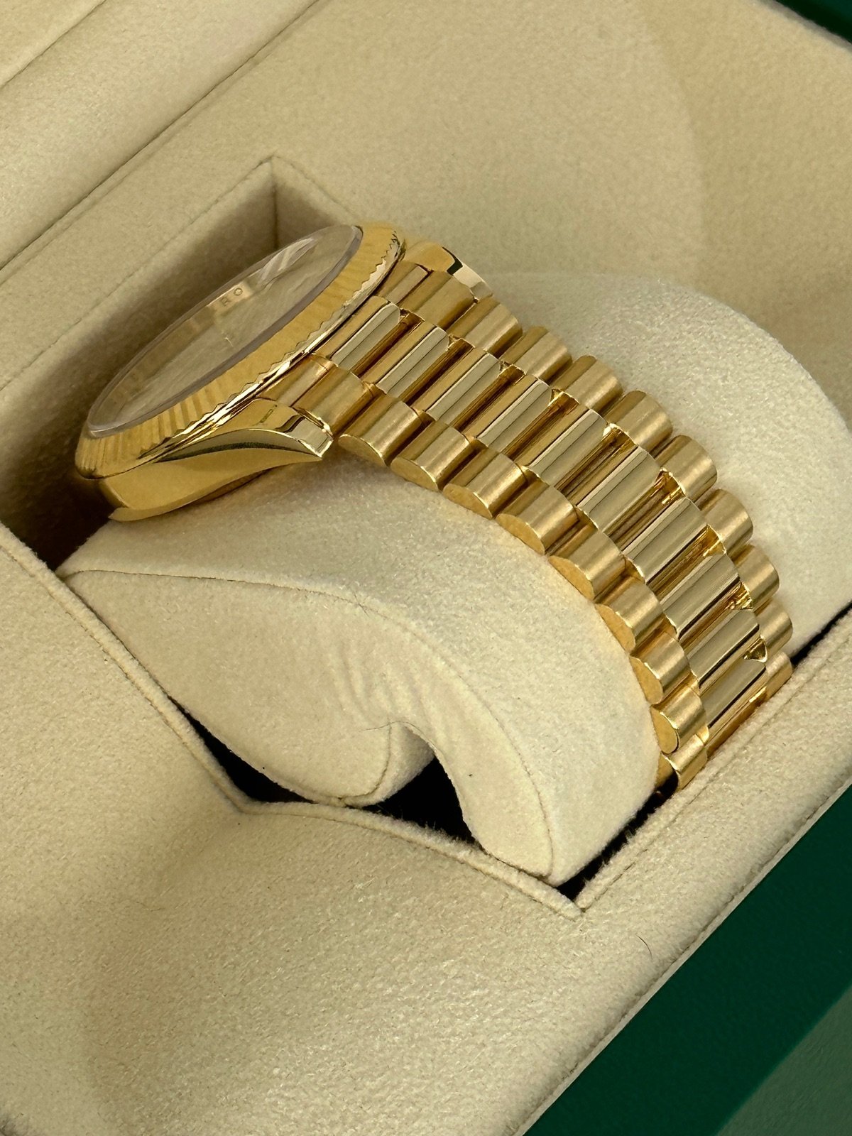 Rolex Day-Date 40mm 228238 Presidential Silver Motif Dial - Image 6