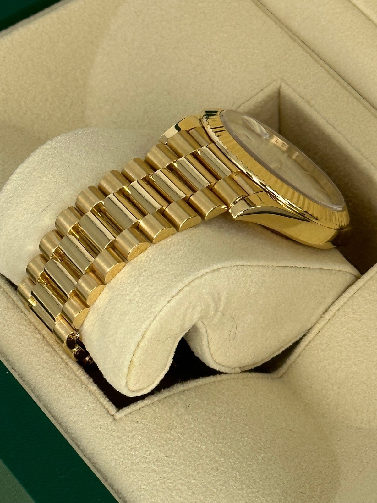Rolex Day-Date 40mm 228238 Presidential Silver Motif Dial - Image 7