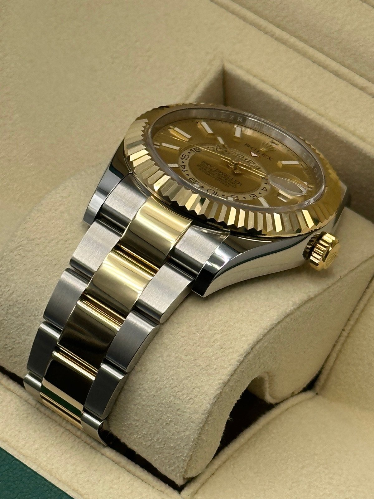 2023 Rolex Sky-Dweller 42mm 326933 Oyster Champagne Dial (Unworn) - Image 5