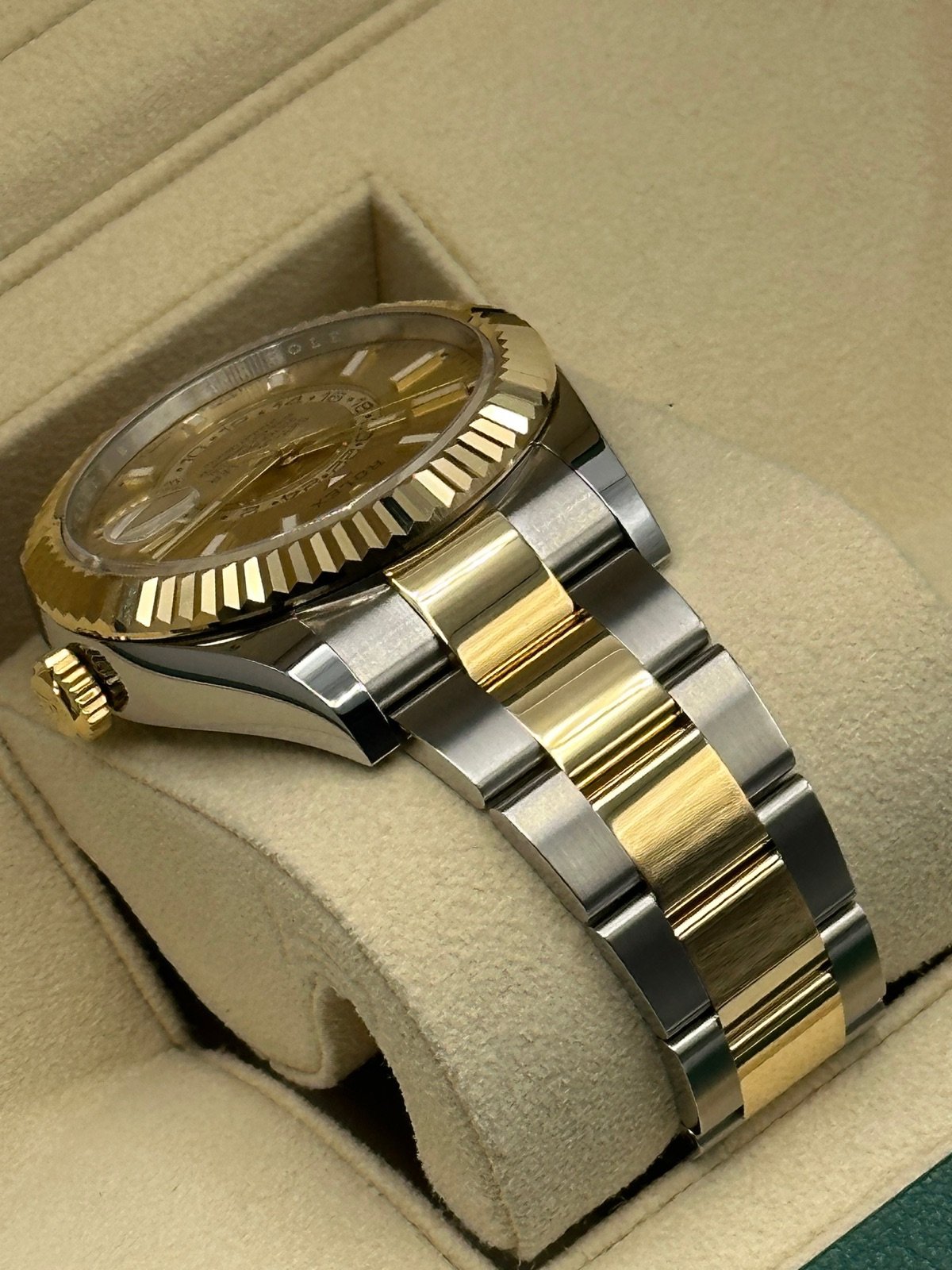 2023 Rolex Sky-Dweller 42mm 326933 Oyster Champagne Dial (Unworn) - Image 8