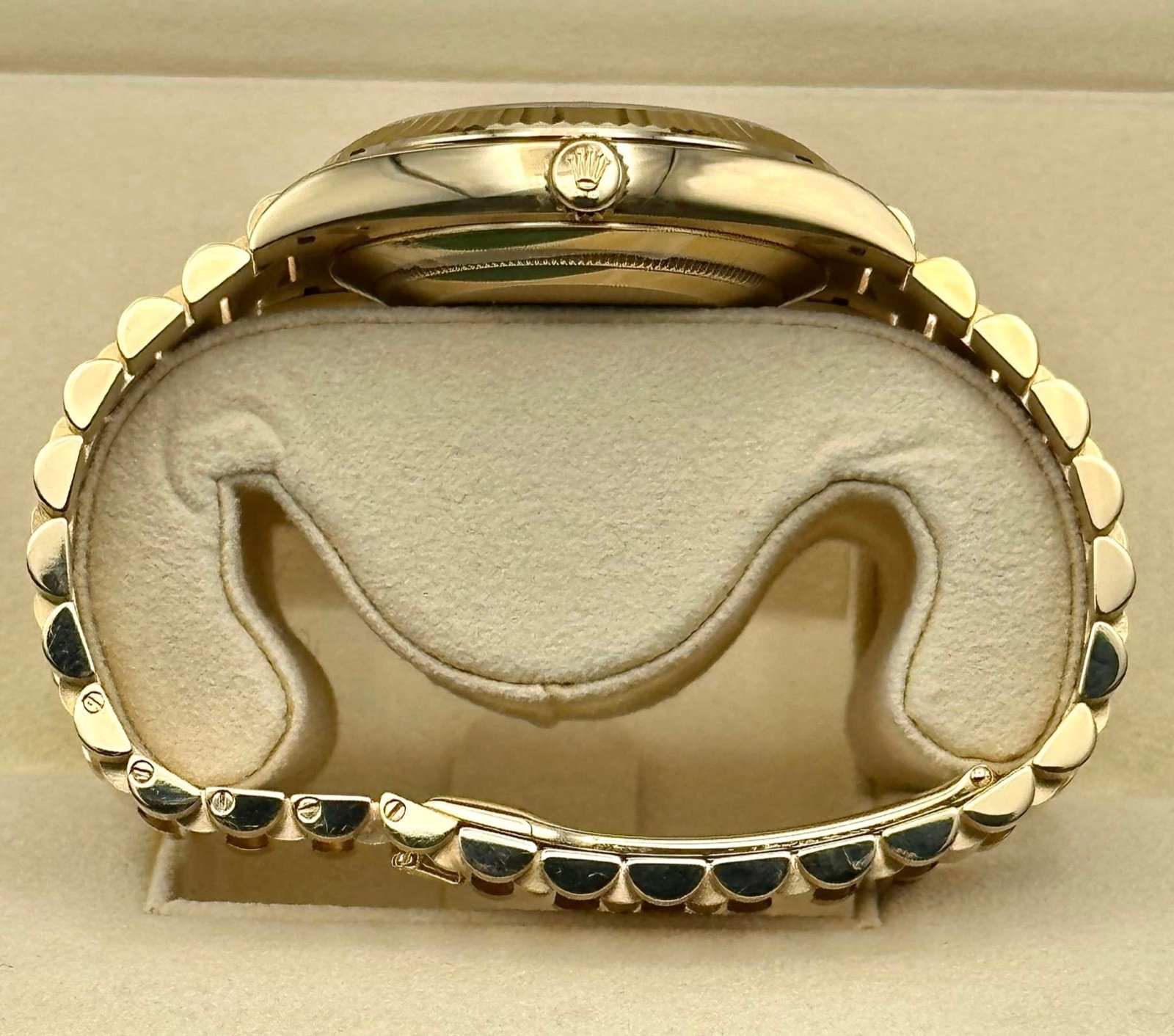 2019 Rolex Day-Date 40mm 228238 Presidential White Dial - Image 9