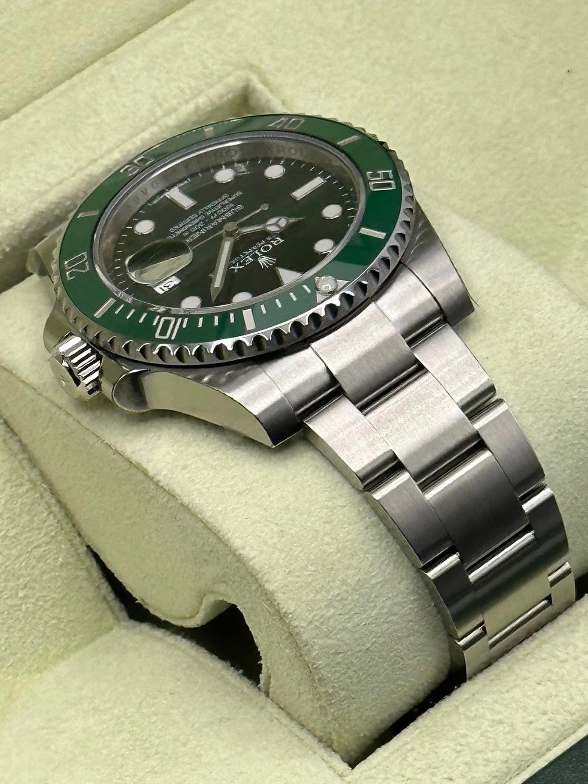OLD STOCK 2014 Rolex Submariner “Hulk” 40mm 116610LV Green Dial (Unworn) - Image 6