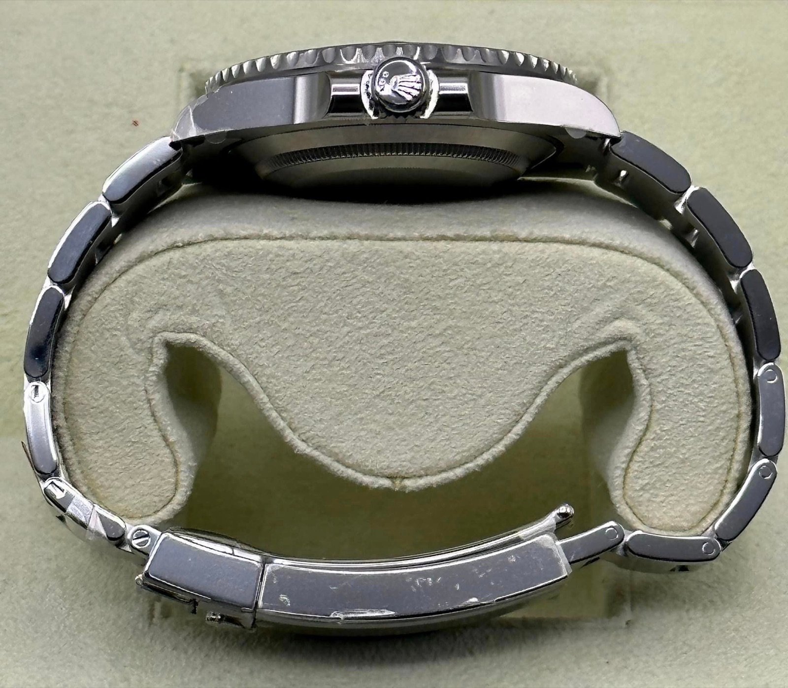 OLD STOCK 2014 Rolex Submariner “Hulk” 40mm 116610LV Green Dial (Unworn) - Image 9