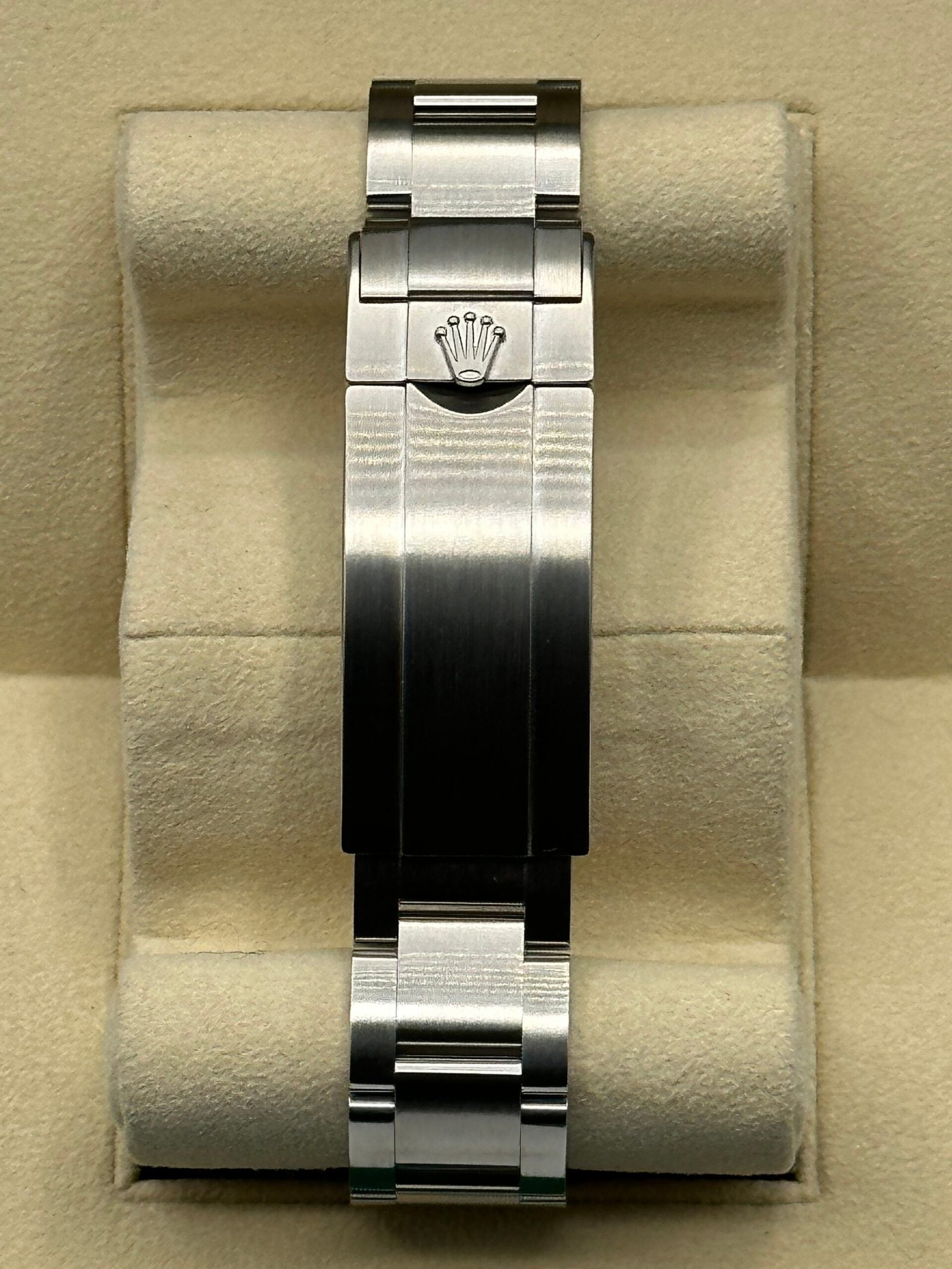 2015 Rolex Submariner “Hulk” 40mm 116610LV Green Dial - Image 2