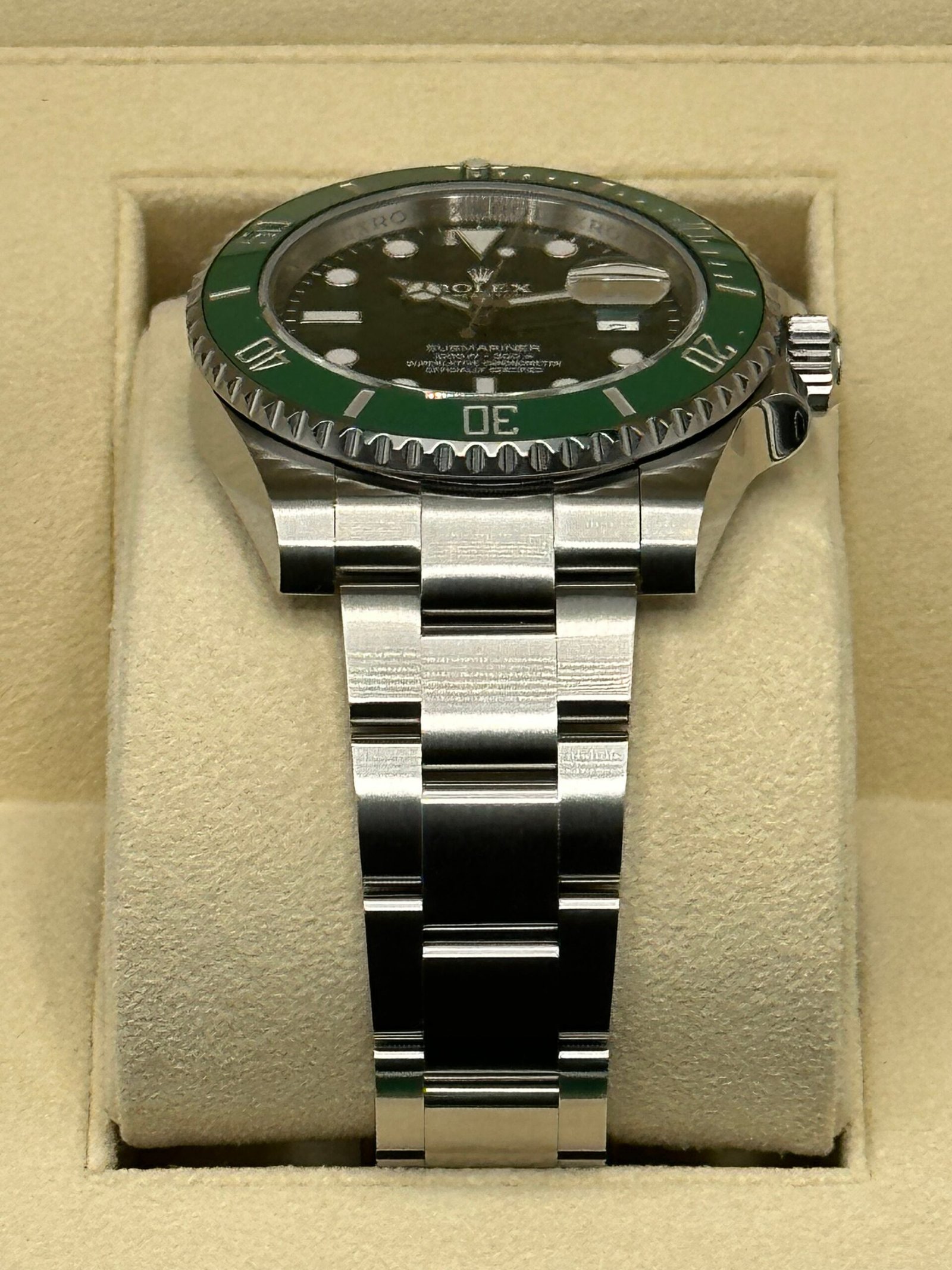 2015 Rolex Submariner “Hulk” 40mm 116610LV Green Dial - Image 3