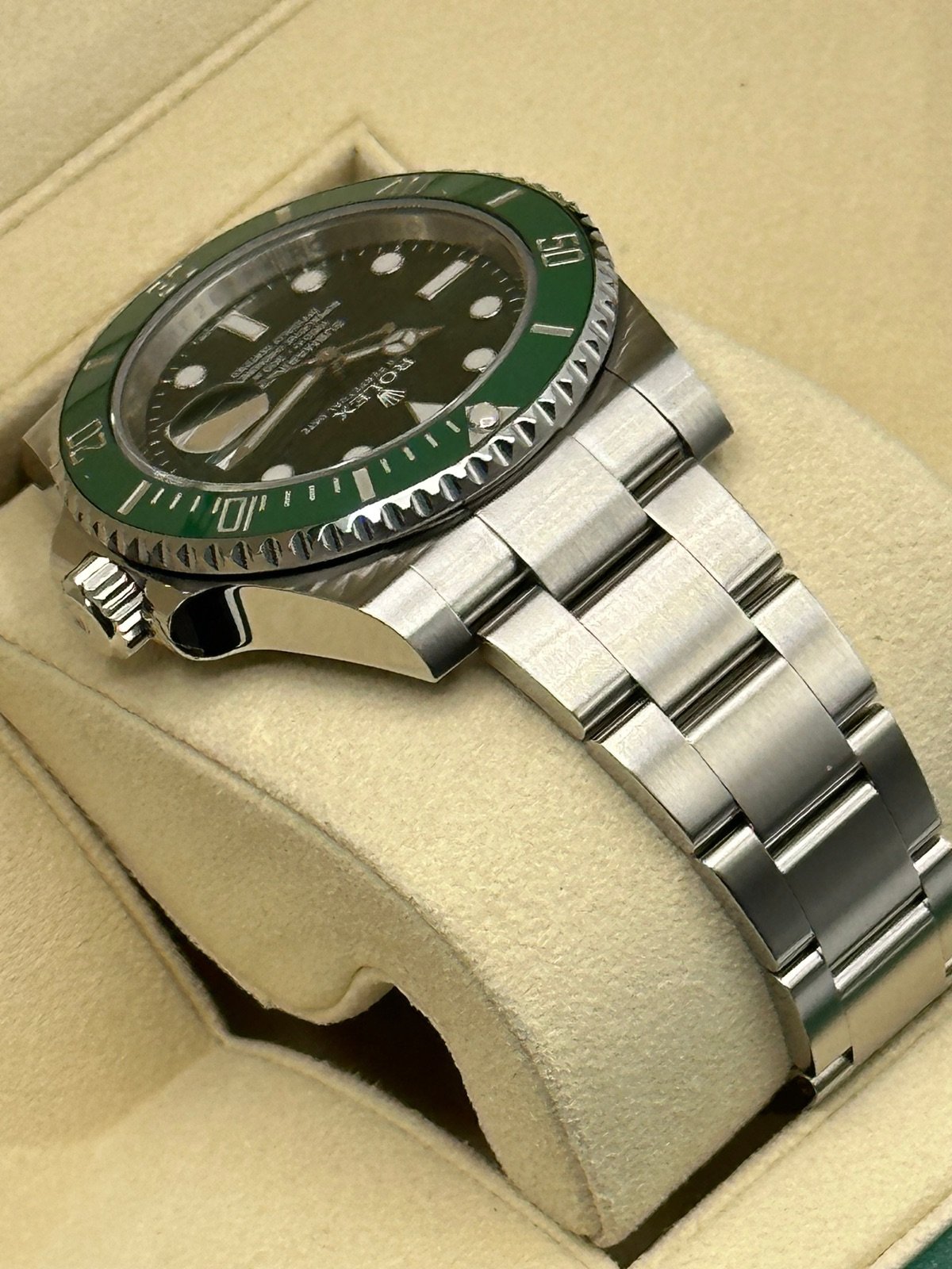 2015 Rolex Submariner “Hulk” 40mm 116610LV Green Dial - Image 6