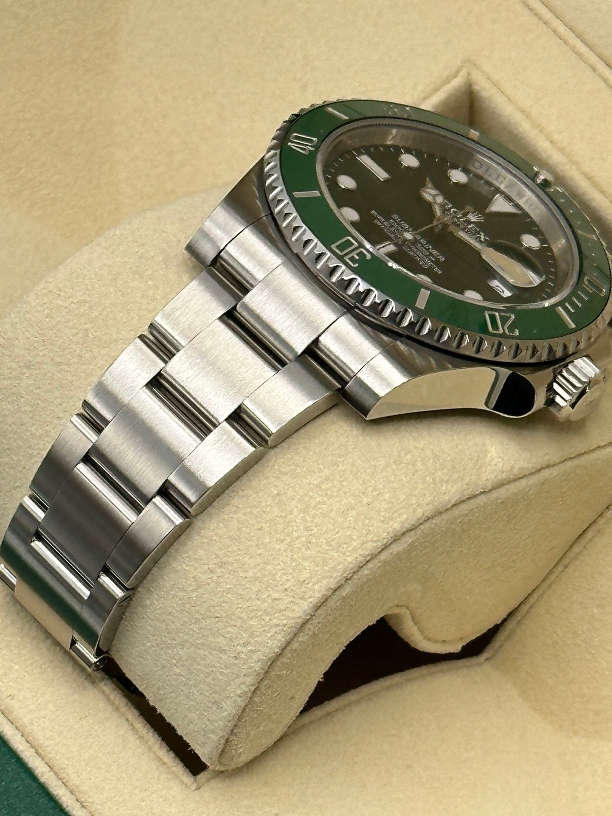 2015 Rolex Submariner “Hulk” 40mm 116610LV Green Dial - Image 7