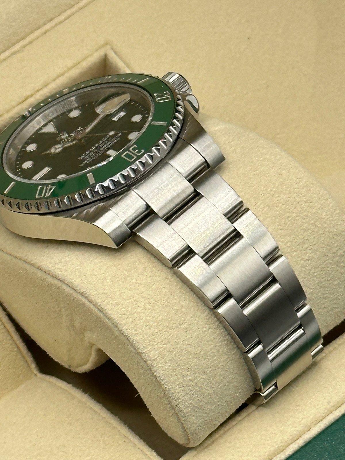 2015 Rolex Submariner “Hulk” 40mm 116610LV Green Dial - Image 8