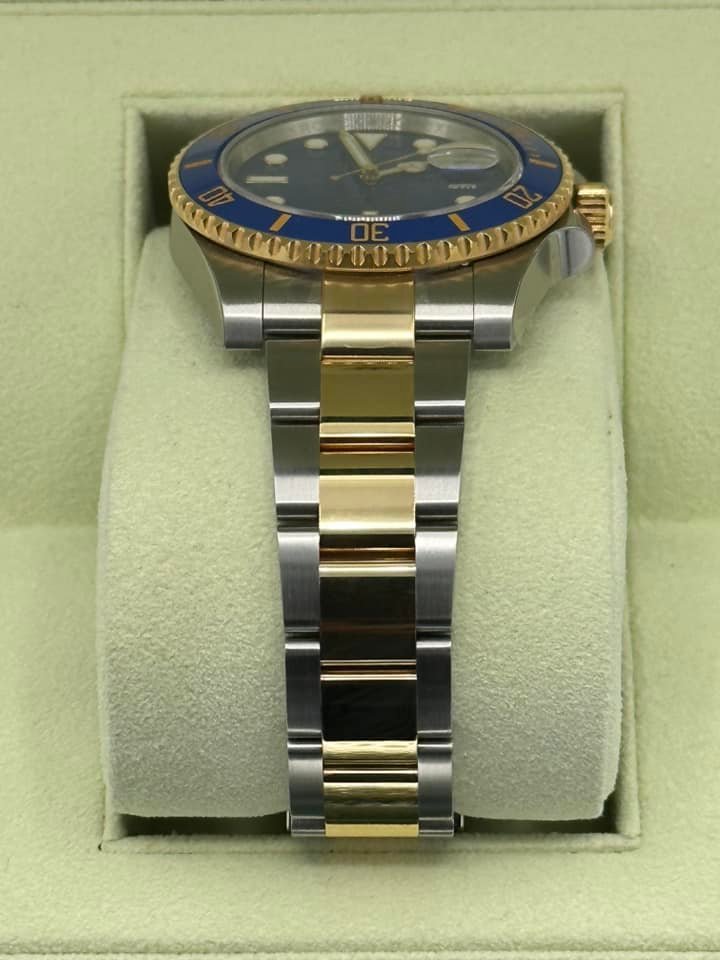 OLD STOCK 2012 Rolex Submariner 40mm 116613LB RARE FLAT BLUE DIAL (Unworn) - Image 3