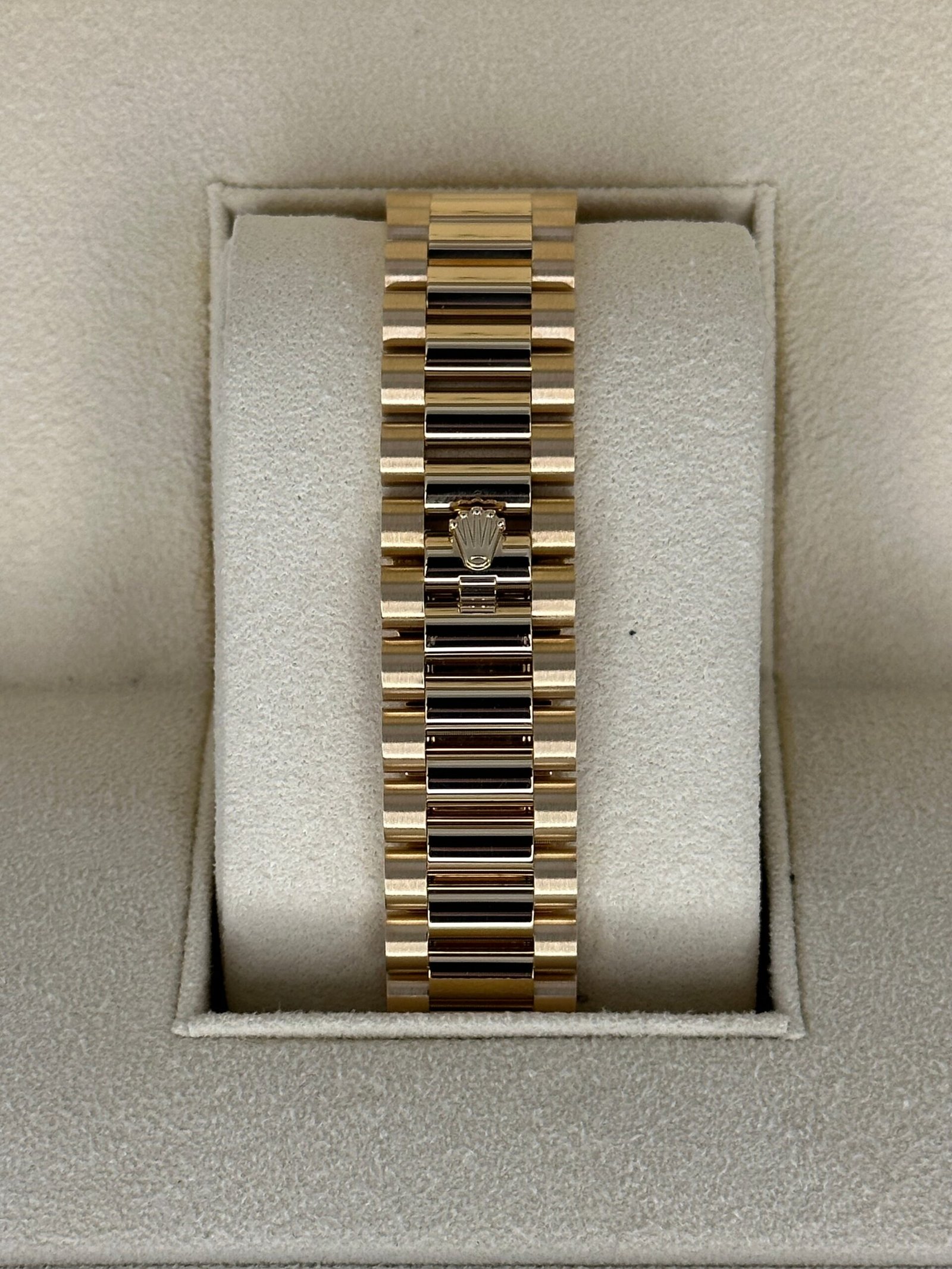 2021 Rolex Day-Date 36mm 128238 Mother of Pearl Diamond Dial - Image 2