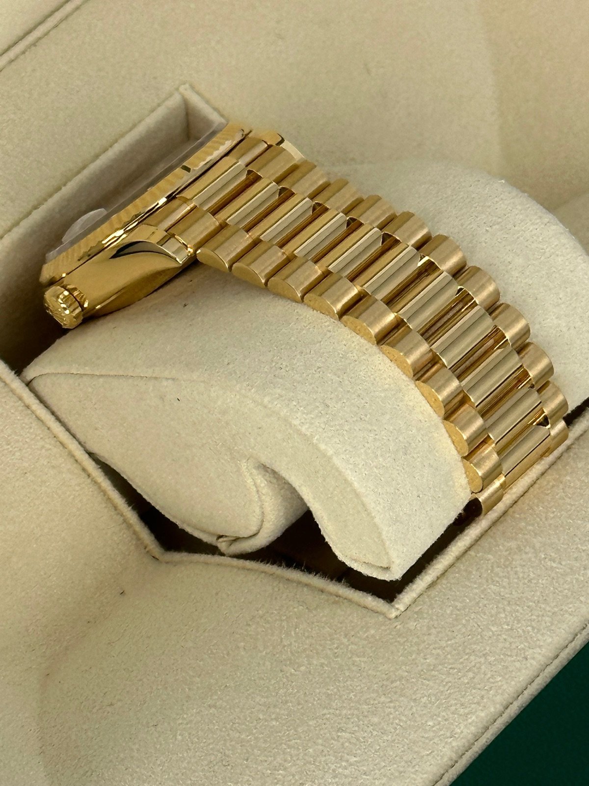 2021 Rolex Day-Date 36mm 128238 Mother of Pearl Diamond Dial - Image 8