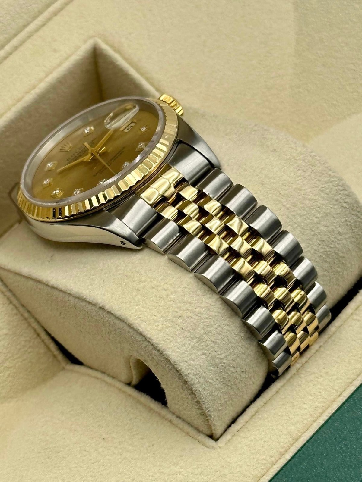 Rolex Datejust 36mm 16233 Two-Tone Jubilee Champagne Diamond Dial - Image 6