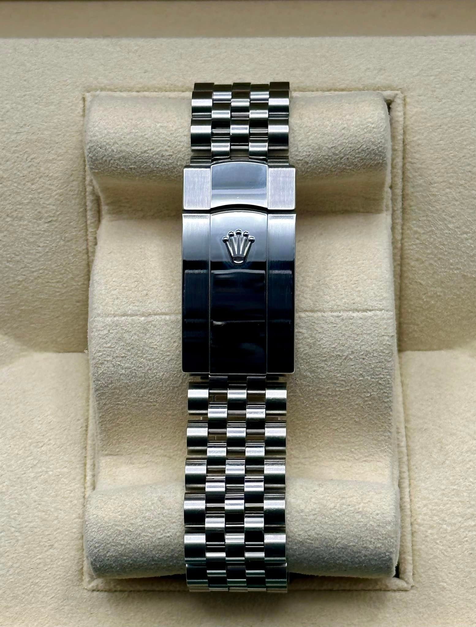 2019 Rolex Datejust 41mm 126334 Jubilee Black Diamond Dial - Image 2