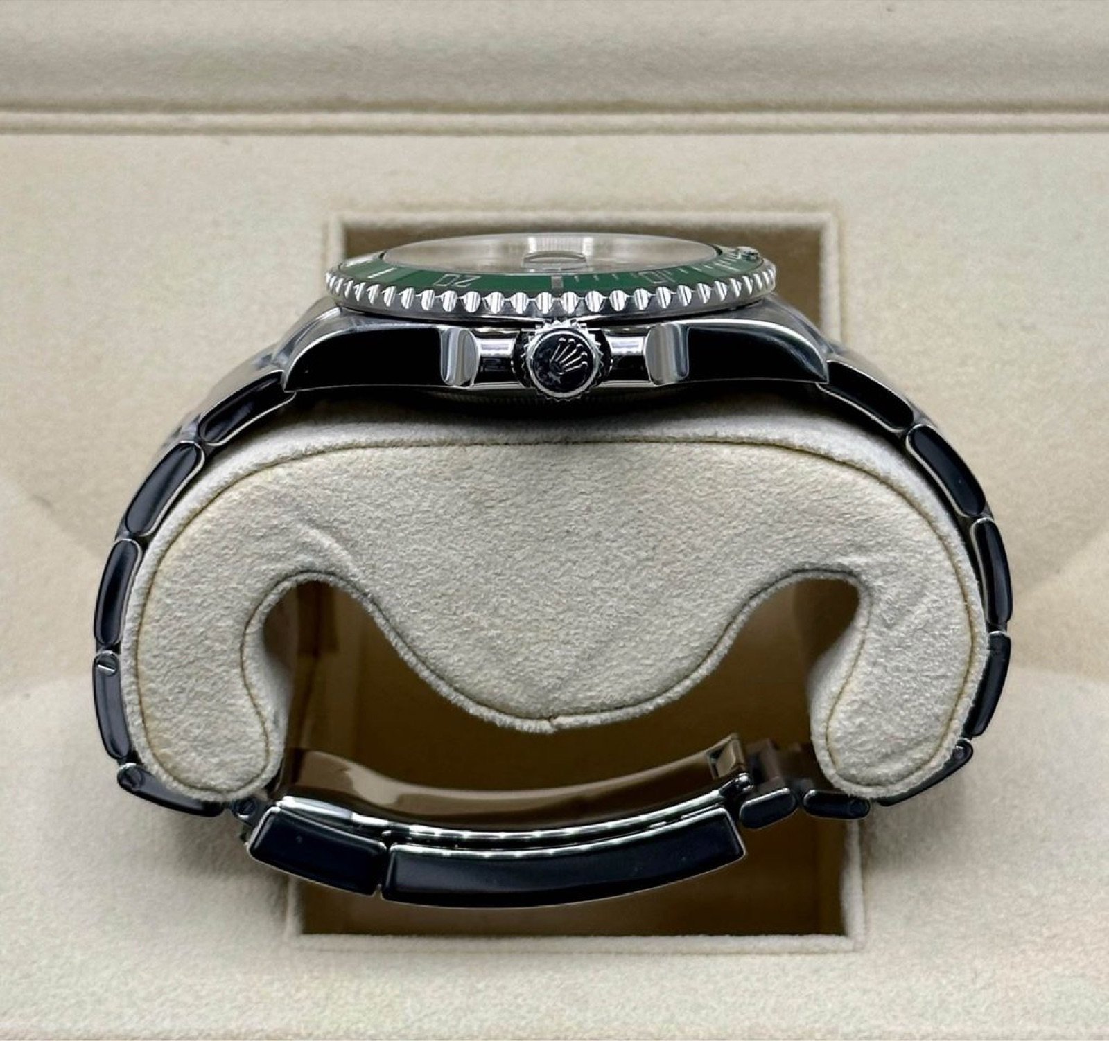 2014 Rolex Submariner “Hulk” 40mm 116610LV Oyster Green Dial - Image 9