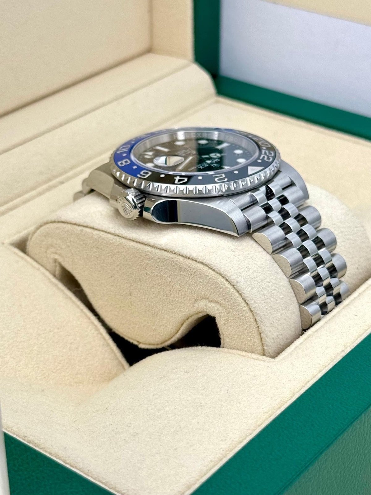 2023 Rolex GMT-Master II “Batgirl” 40mm 126710BLNR Jubilee Black Dial (Unworn) - Image 8