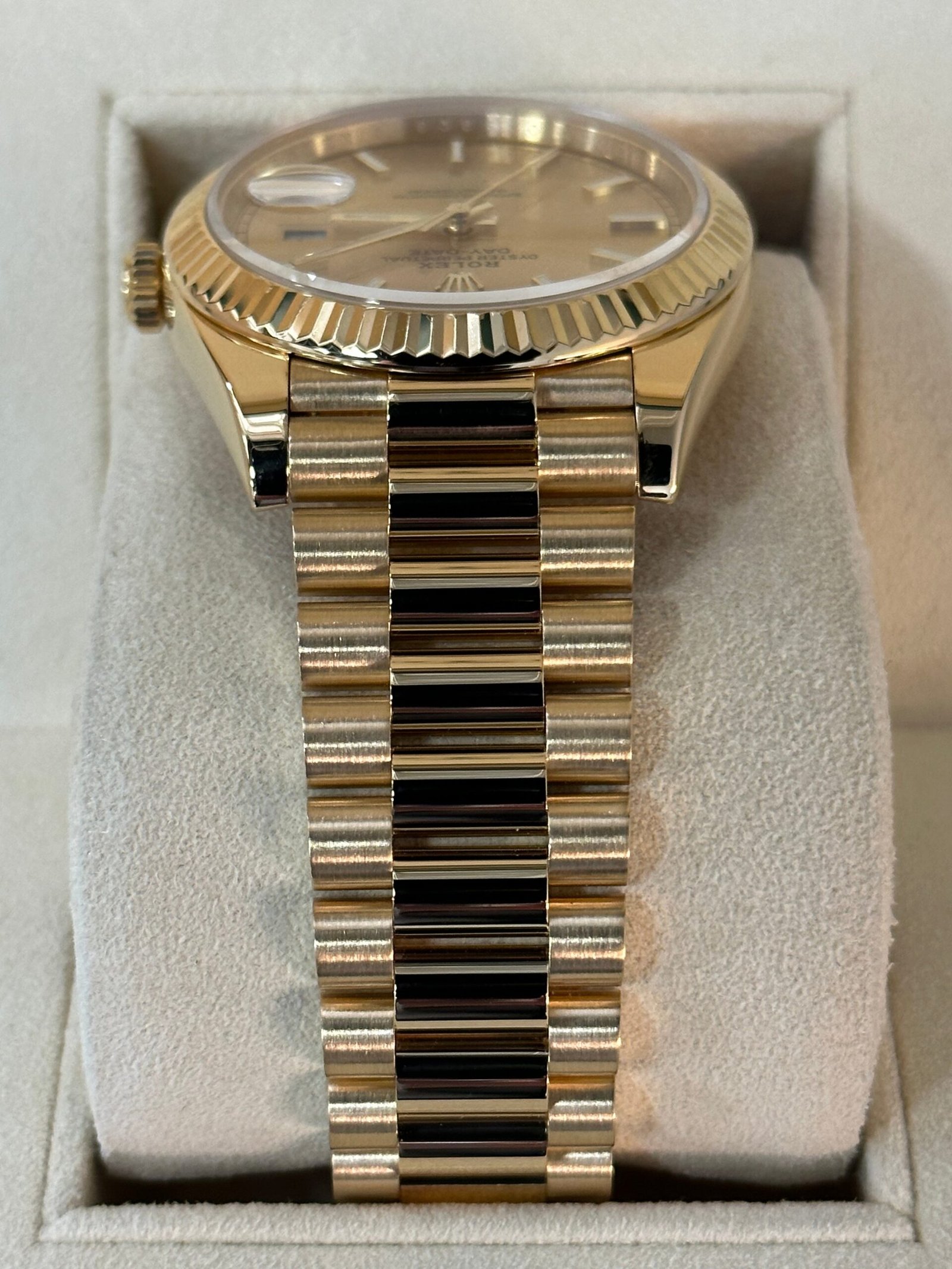 2016 Rolex Day-Date 40mm 228238 Presidential Champagne Dial - Image 3