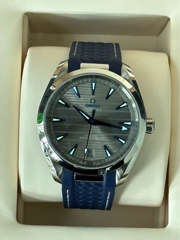 2022 Omega Seamaster Aqua Terra 41mm Blue Rubber Strap Grey Dial - Image 2