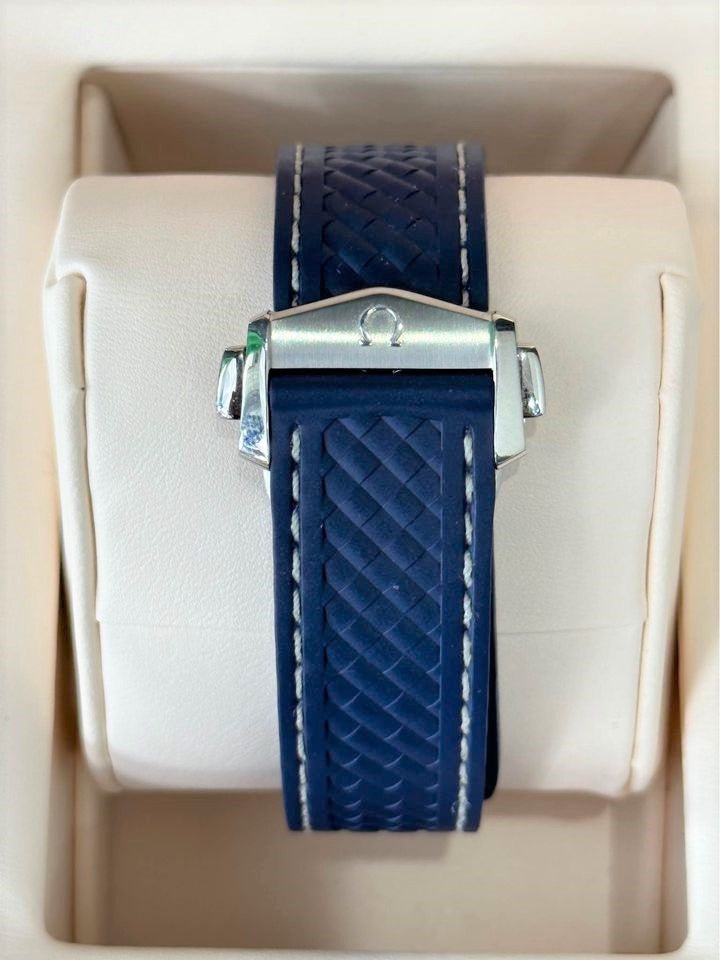 2022 Omega Seamaster Aqua Terra 41mm Blue Rubber Strap Grey Dial - Image 4