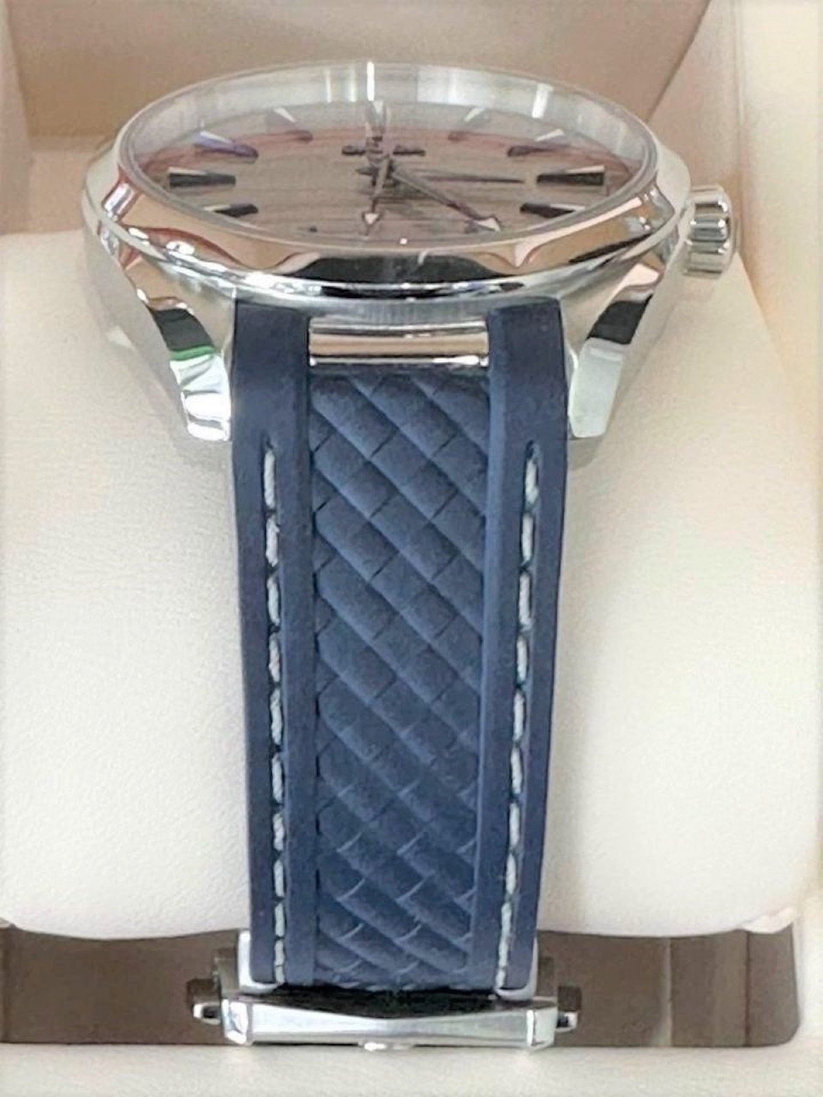 2022 Omega Seamaster Aqua Terra 41mm Blue Rubber Strap Grey Dial - Image 5