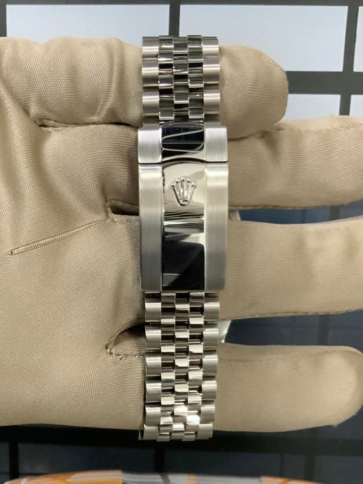 2020 Rolex Datejust 41mm 126334 Jubilee White Stick Dial - Image 2