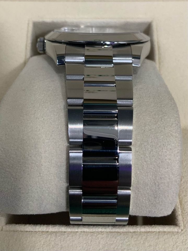 2021 Rolex Datejust 41mm 126300 Oyster Black Dial - Image 3